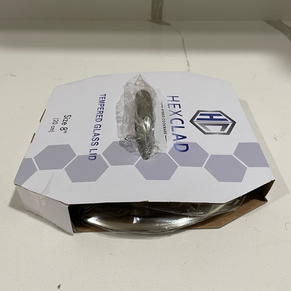 Sale!! New/ HEXCLAD Tempered Glass Lid, 8" Cookware (Gordon Ramsay) - Picture 3 of 4